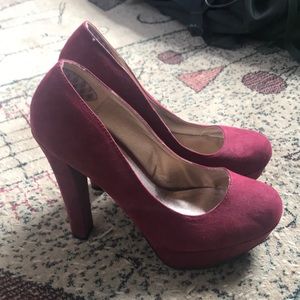 Size 8 burgundy heels